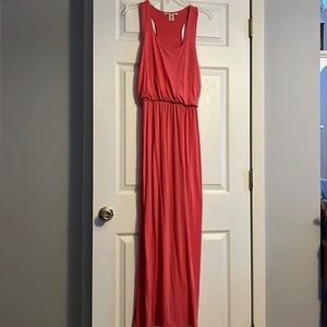 Sleeveless maxi dress